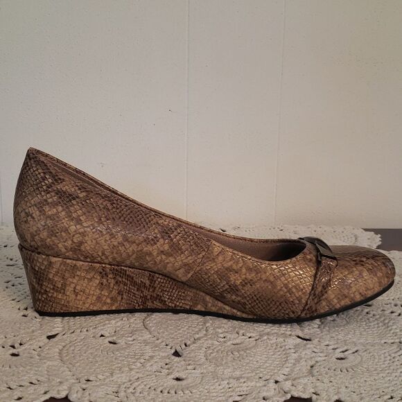 Life Stride Landeo Tan Brown Snakeskin Pattern Comfort Flex Wedges Sz 9.5 - Picture 6 of 10